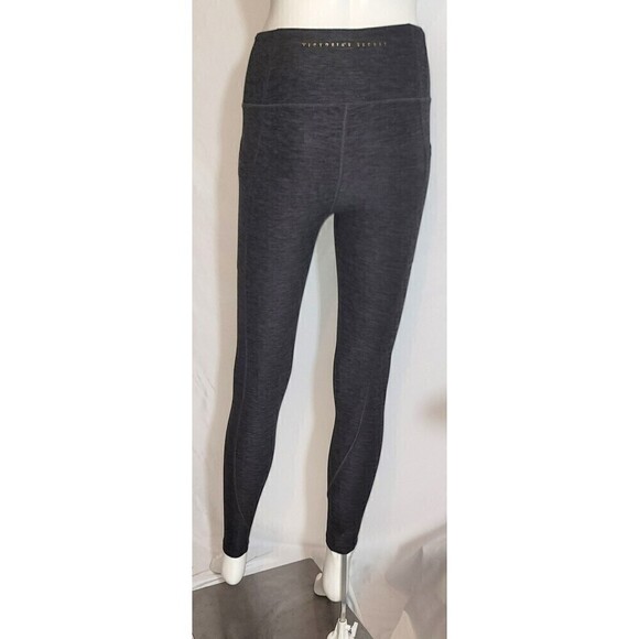 Victoria Secret Women’s 7/8 Length Legging - Size 2 - Picture 2 of 10